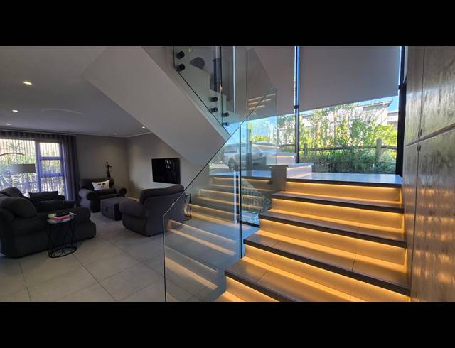 4 BEDROOM FREESTANDING TO LET IN PALM LAKES ESTATE